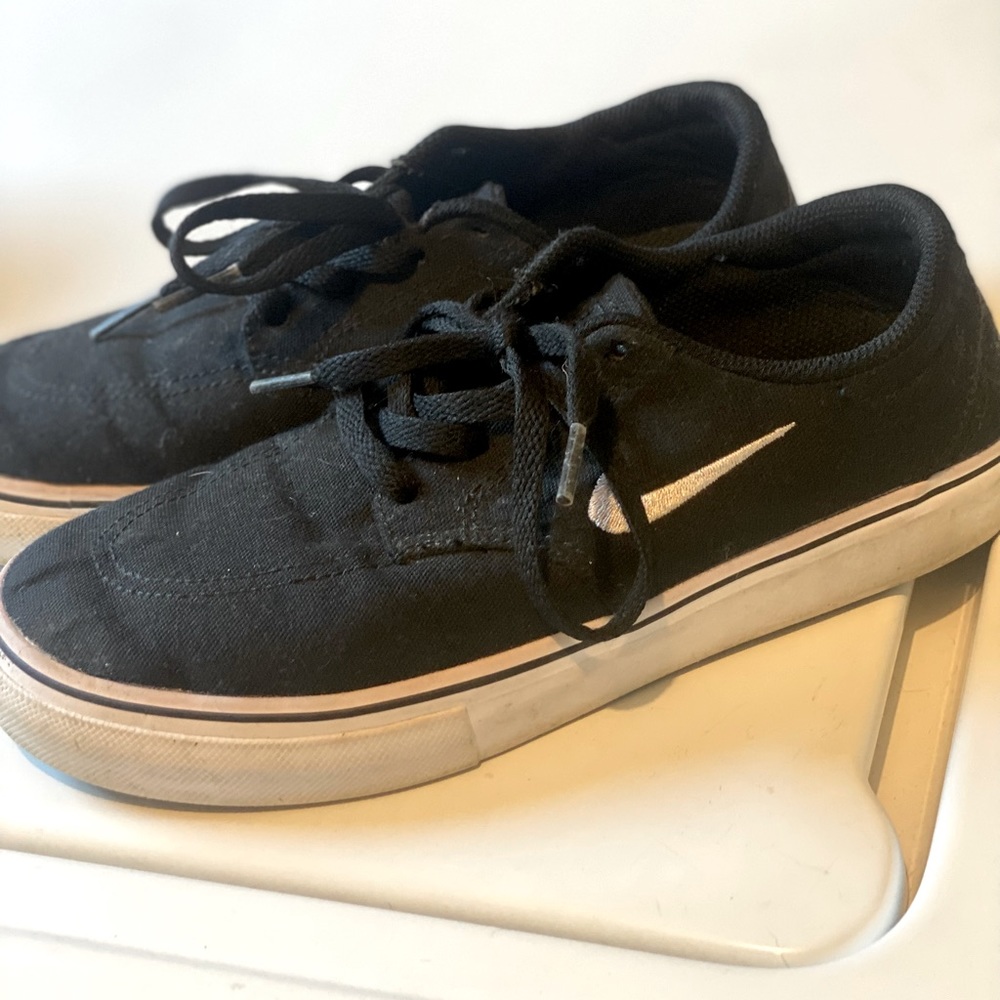 Nike Youth size 2